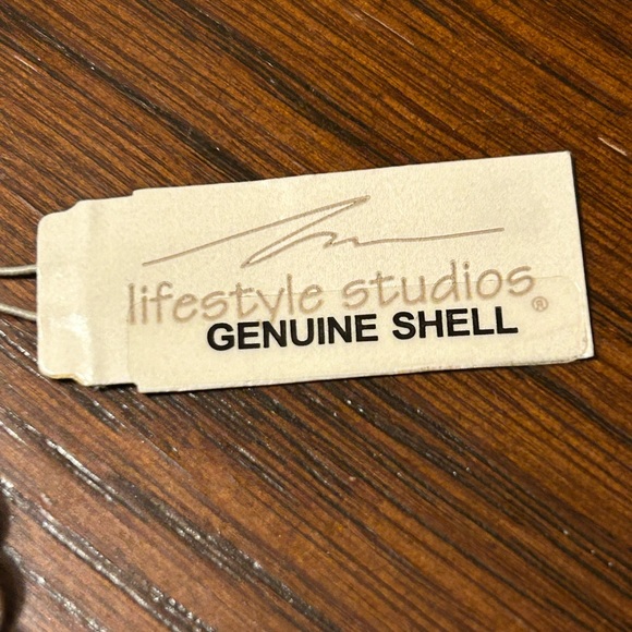 NWT Lifestyle Studios Blue Shell and Silver 5 Strand Statement Frontal Necklace - Picture 7 of 7